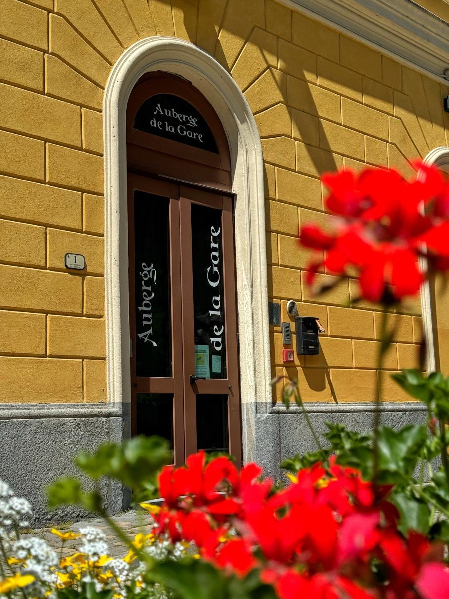 Auberge De La Gare - Dortoir & Ostello Hone Exterior photo