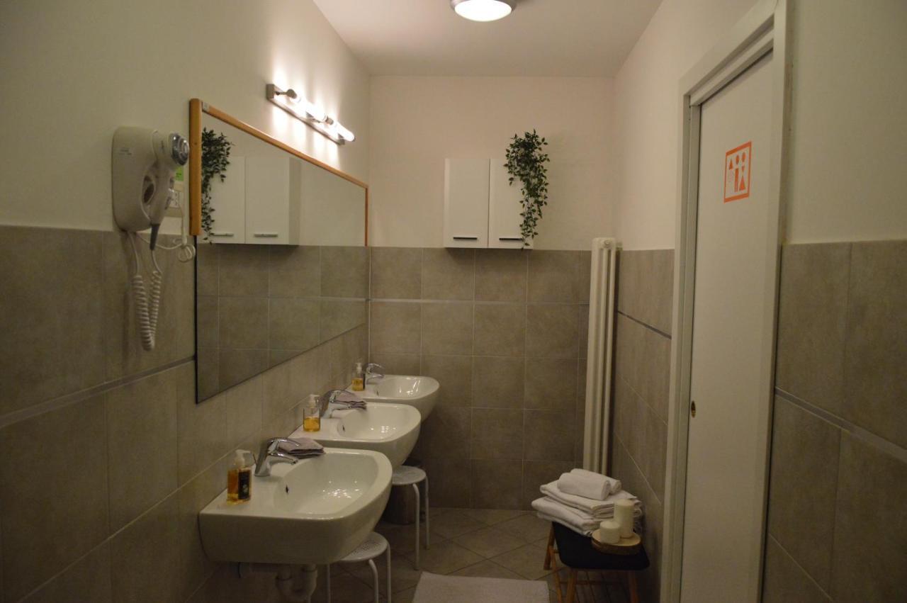 Auberge De La Gare - Dortoir & Ostello Hone Room photo